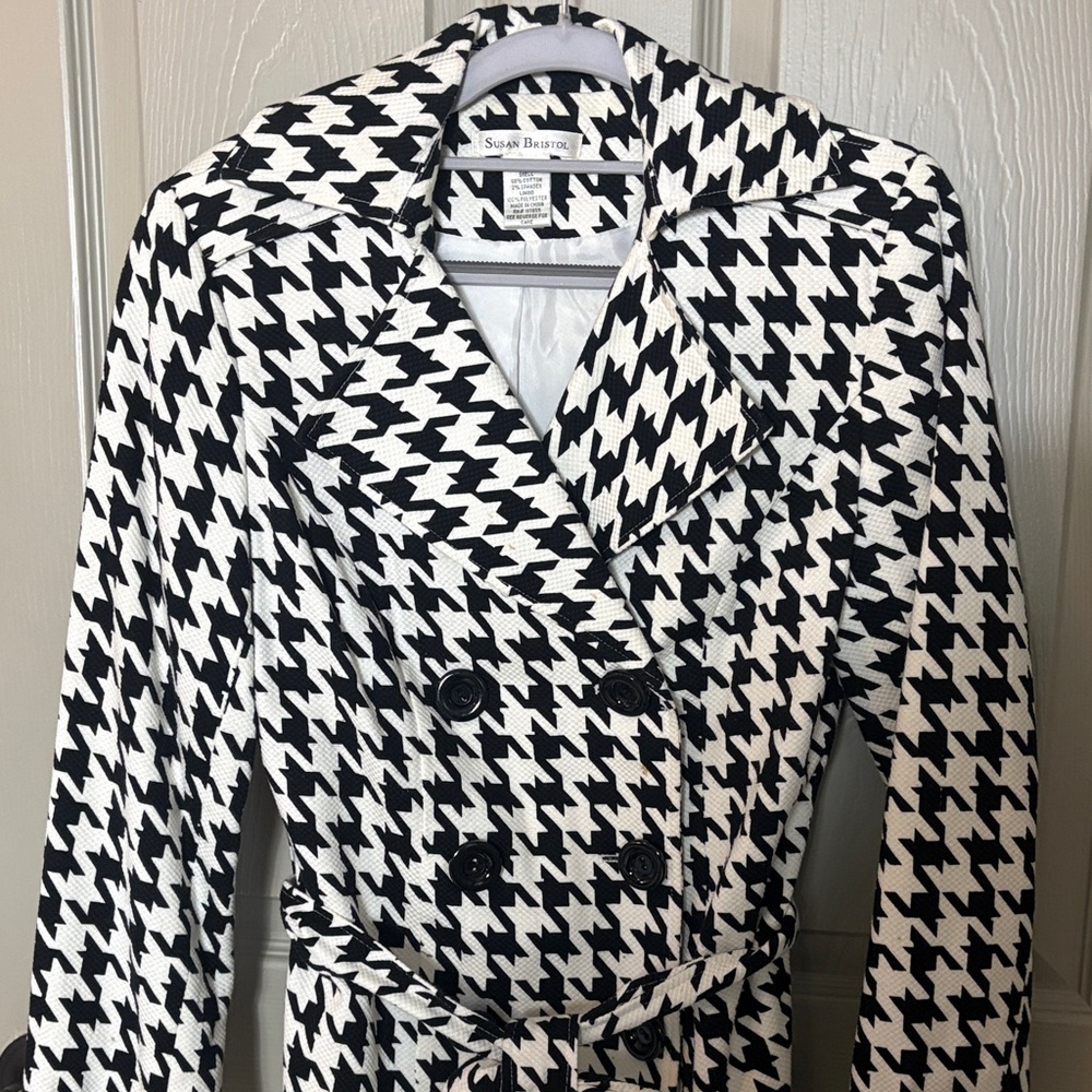 Susan Bristol Black and White Lined Houndstooth Women's Coat w/belt EUC Sz S